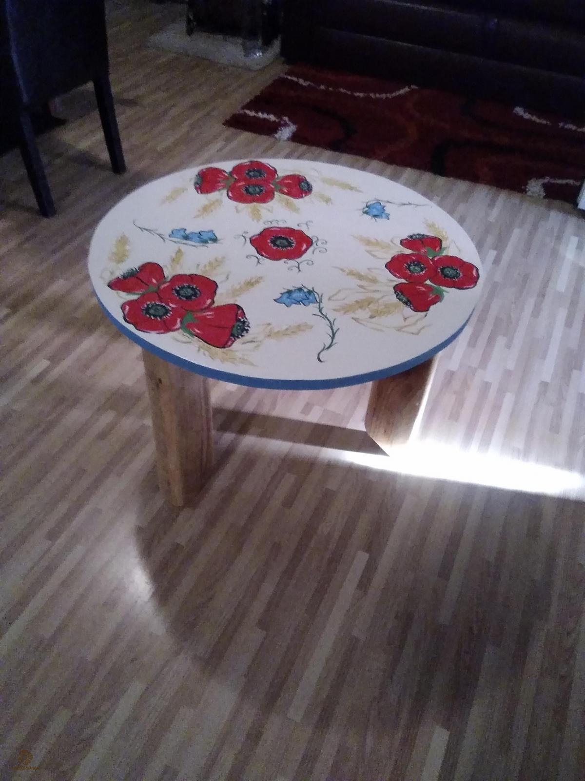 Masa rotunda pictată 